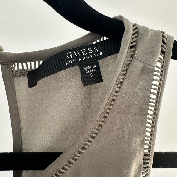 Guess Dress with belt - Picture 2 of 3